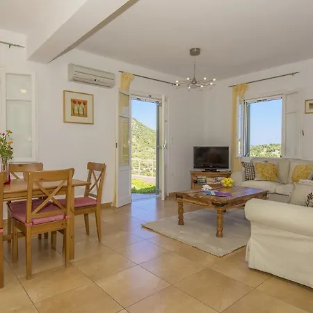 Neritos House فاثي